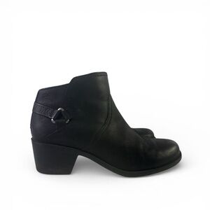 Teva Foxy Women's US 10 Black Leather Ankle Boots Side Zip Buckle Waterproof